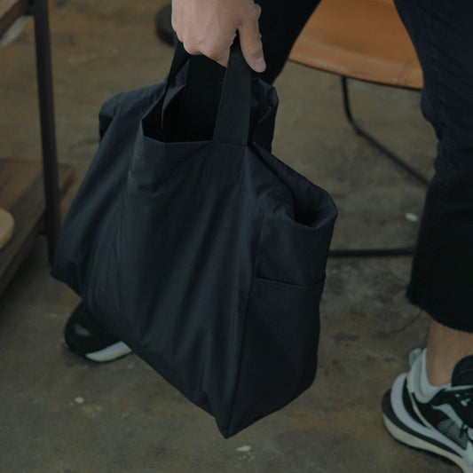 THE CARRY-ON - TOTE BAG W/ SMELL PROOF POCKET